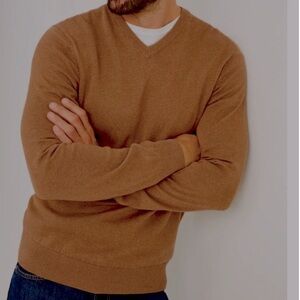 C&A Men’s Lightweight V-neck Sweater Rust Size XL